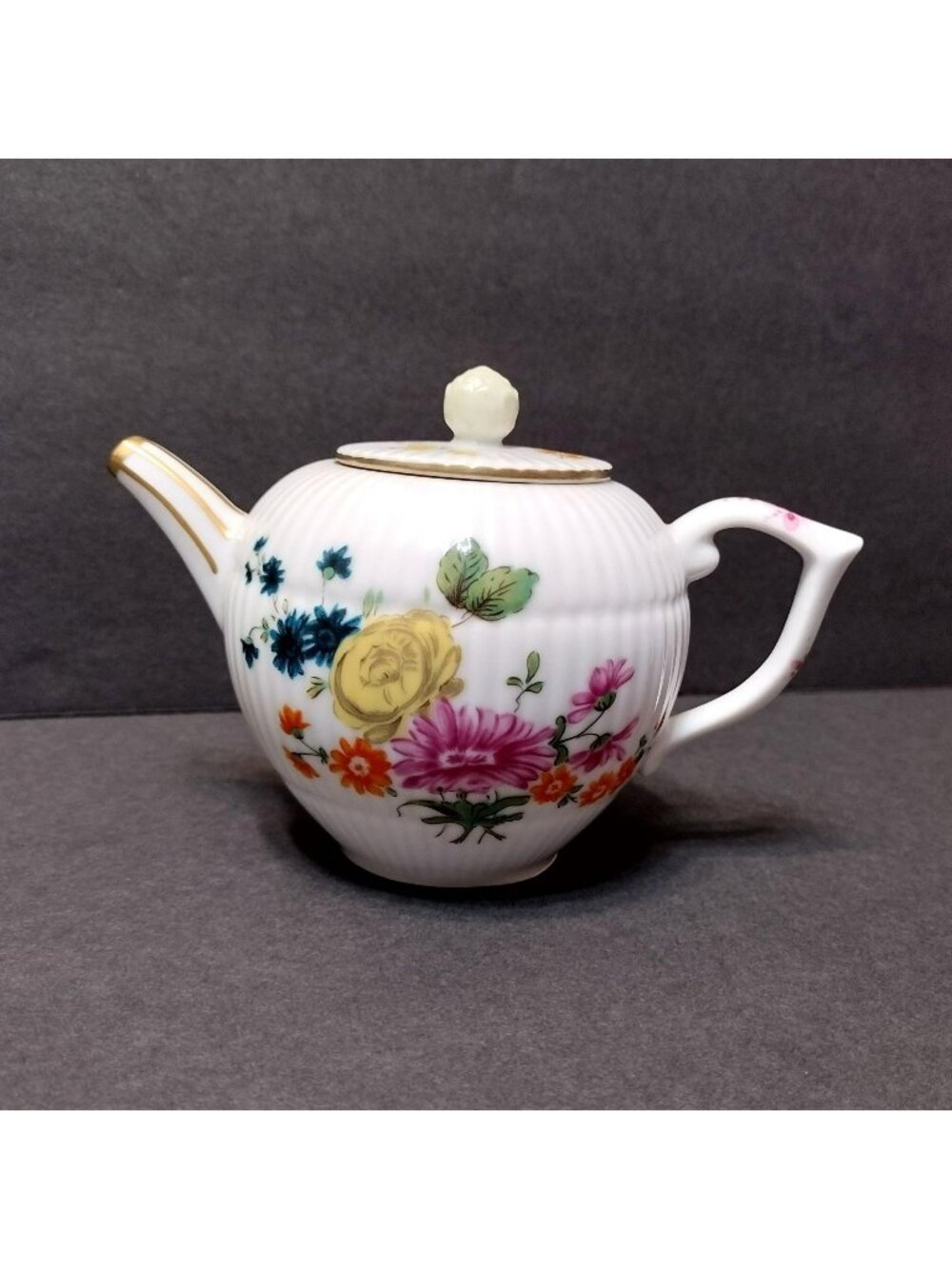 Fürstenberg Fine Porcelain Floral Teapot & Gold Accents Victoria Albert Museum